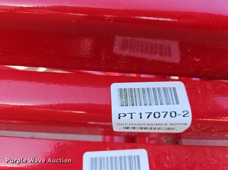 image for item NZ9087 B&W square bale feeders