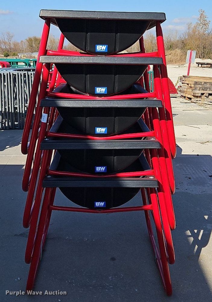 image for item NZ9090 (5) B&W PT15070 bunk feeders