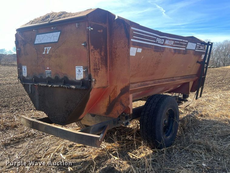 image for item OA9235 RotoMix 354-12  feed mixer