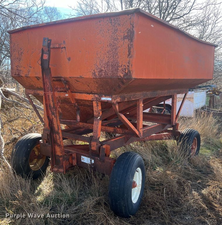 image for item OA9237 Korhumel Industries 220  gravity wagon