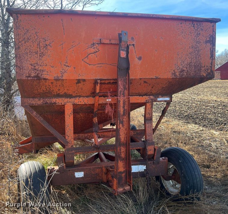 image for item OA9237 Korhumel Industries 220  gravity wagon