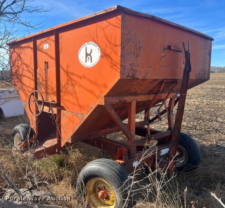 image for item OA9237 Korhumel Industries 220  gravity wagon