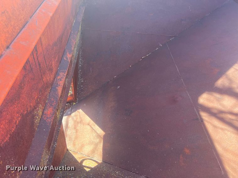 image for item OA9237 Korhumel Industries 220  gravity wagon