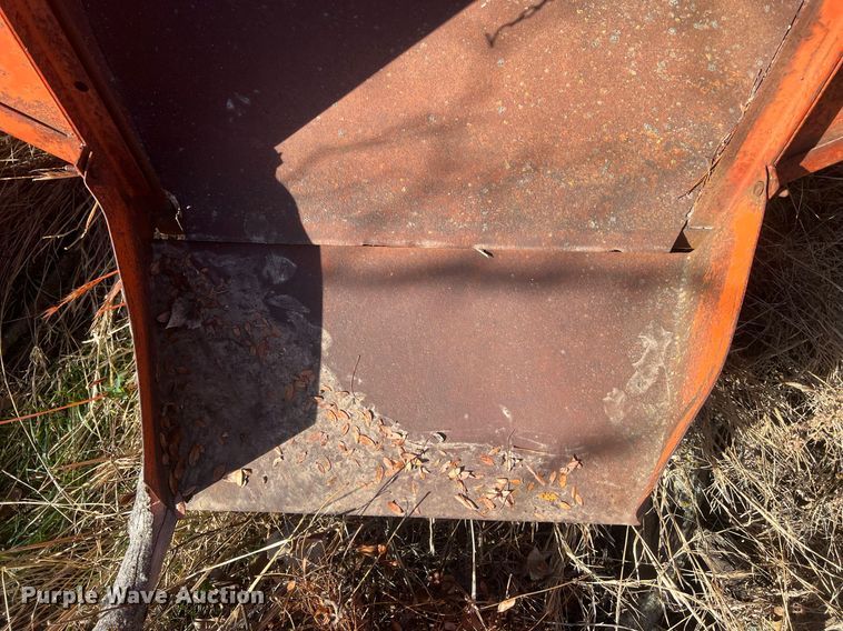 image for item OA9237 Korhumel Industries 220  gravity wagon