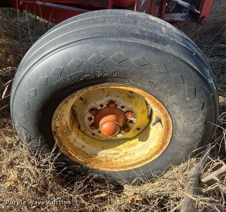 image for item OA9237 Korhumel Industries 220  gravity wagon