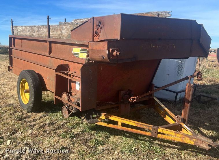 image for item OA9238 Kelly-Ryan Feed-R-Wagon  feed wagon