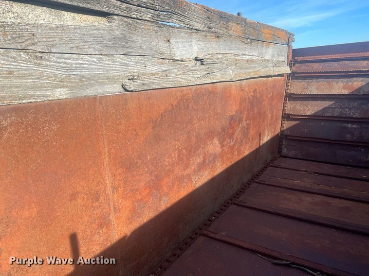 image for item OA9238 Kelly-Ryan Feed-R-Wagon  feed wagon