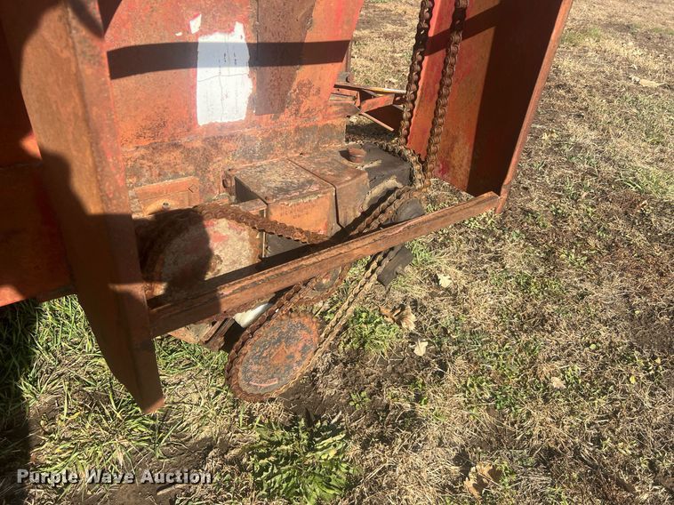 image for item OA9238 Kelly-Ryan Feed-R-Wagon  feed wagon