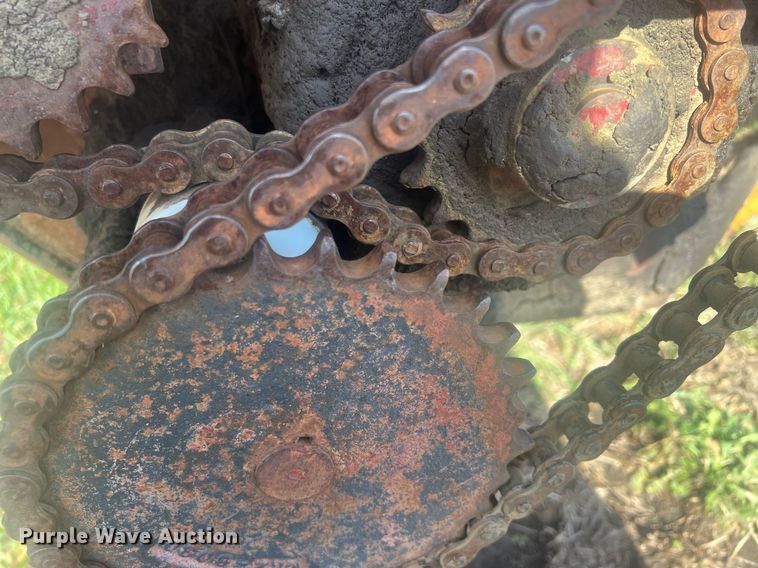 image for item OA9238 Kelly-Ryan Feed-R-Wagon  feed wagon