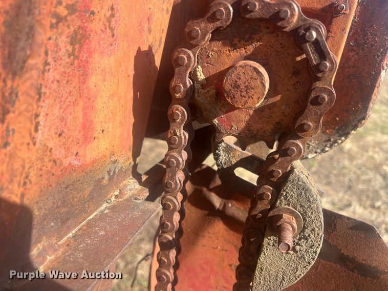 image for item OA9238 Kelly-Ryan Feed-R-Wagon  feed wagon