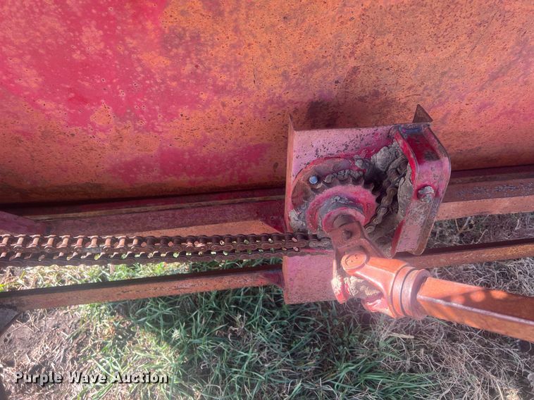 image for item OA9238 Kelly-Ryan Feed-R-Wagon  feed wagon