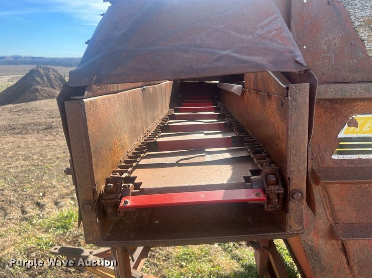 image for item OA9238 Kelly-Ryan Feed-R-Wagon  feed wagon