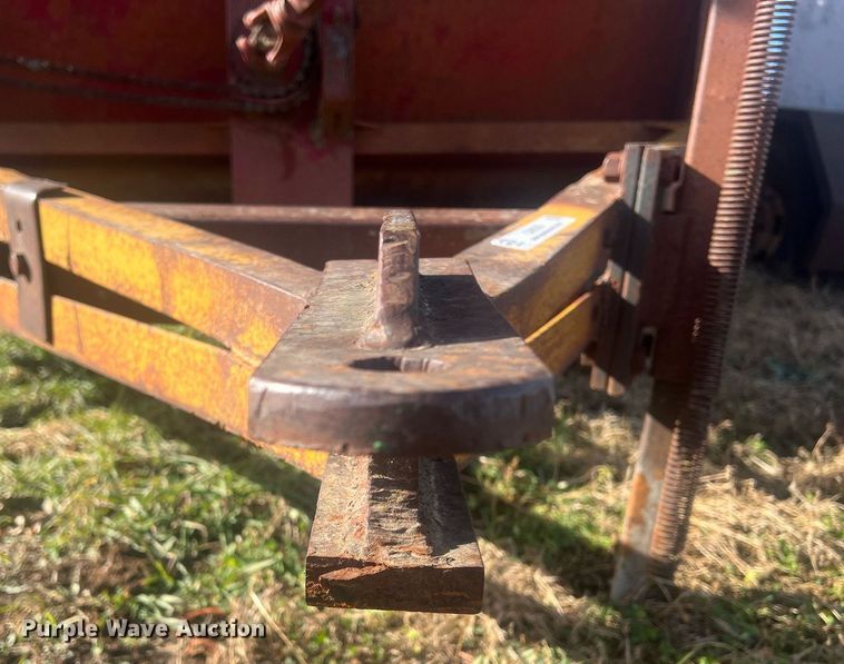 image for item OA9238 Kelly-Ryan Feed-R-Wagon  feed wagon