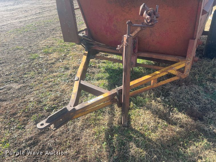 image for item OA9238 Kelly-Ryan Feed-R-Wagon  feed wagon