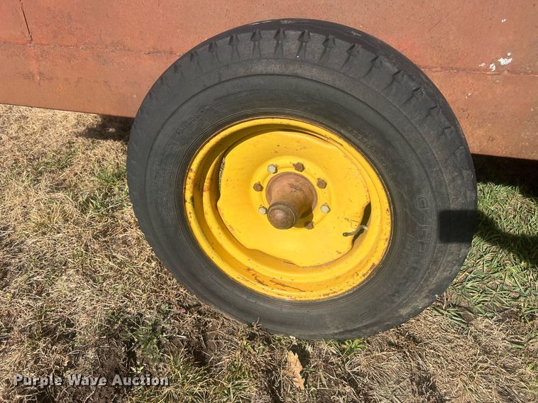 image for item OA9238 Kelly-Ryan Feed-R-Wagon  feed wagon