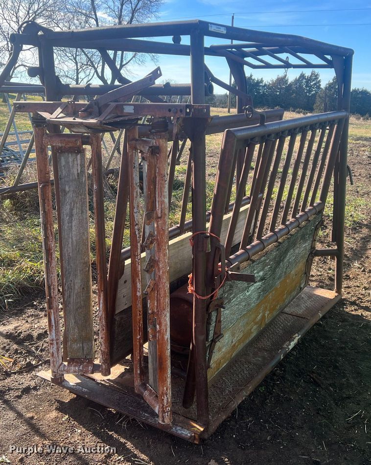image for item OA9240 Livestock chute