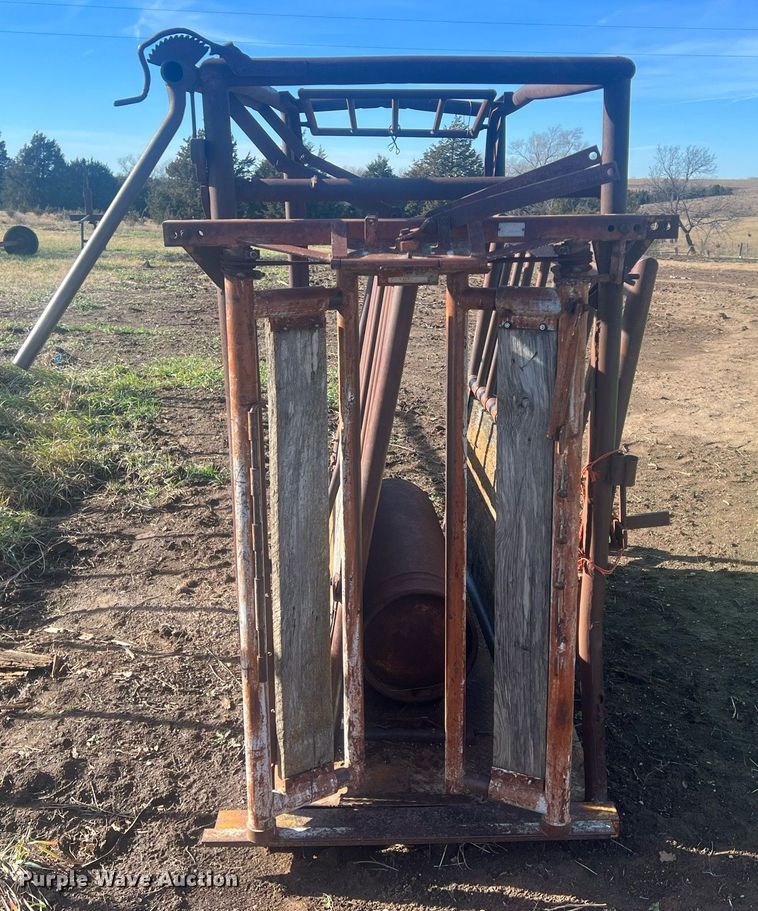 image for item OA9240 Livestock chute