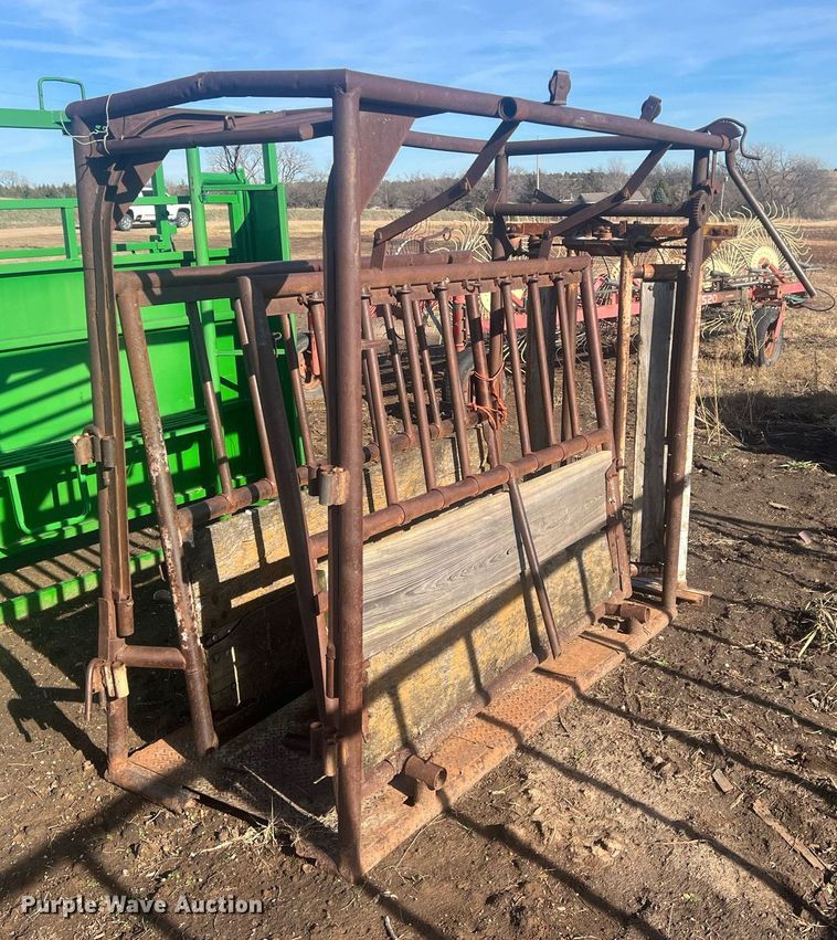 image for item OA9240 Livestock chute