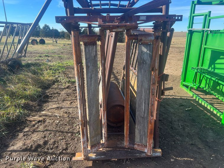 image for item OA9240 Livestock chute