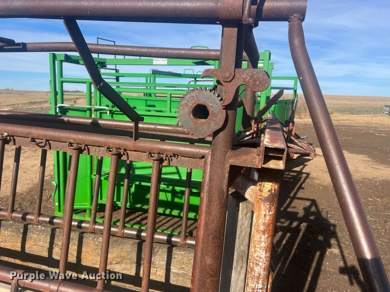 image for item OA9240 Livestock chute