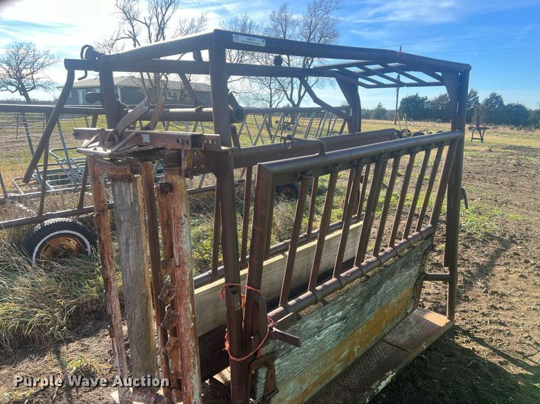 image for item OA9240 Livestock chute