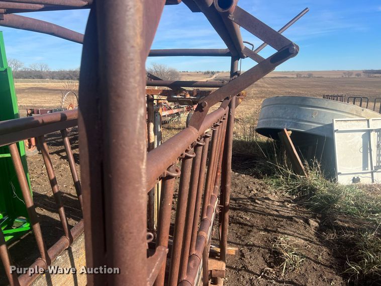 image for item OA9240 Livestock chute