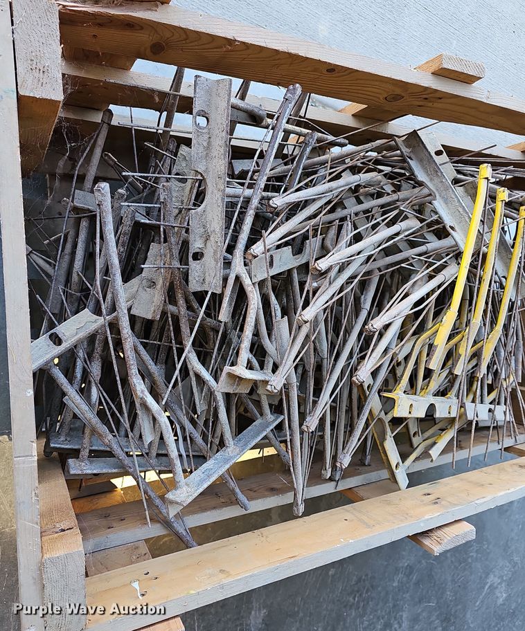 image for item OL9379 Milo guards