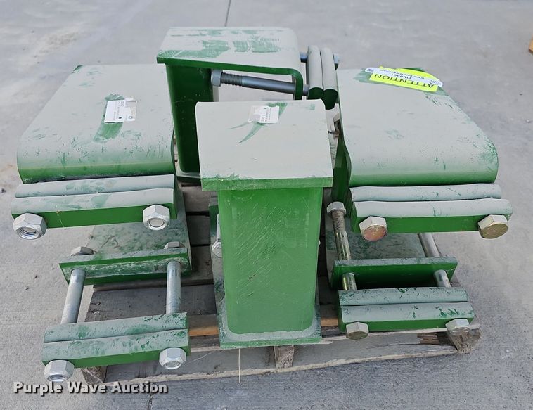 image for item OL9381 (4) John Deere minimum till ripper brackets