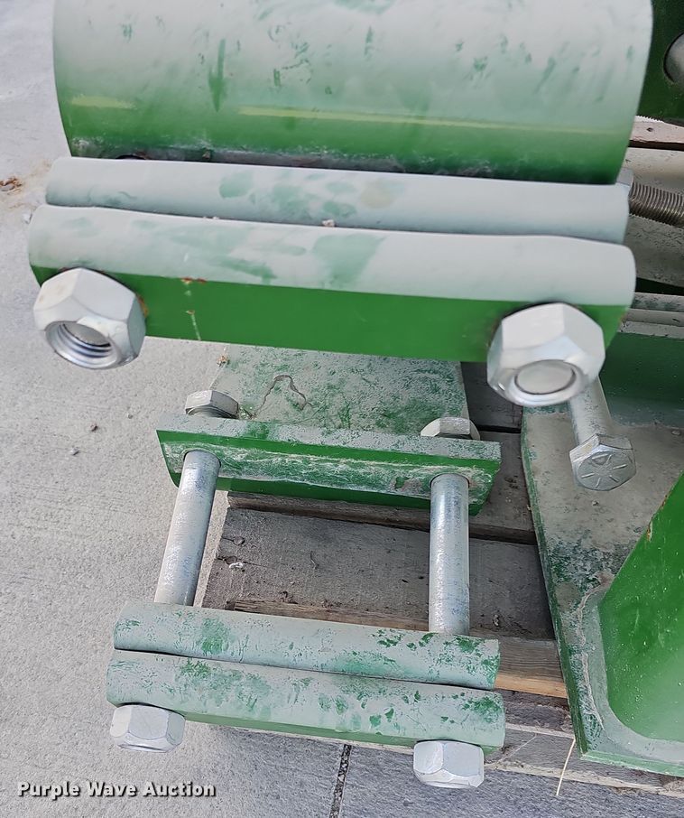 image for item OL9381 (4) John Deere minimum till ripper brackets