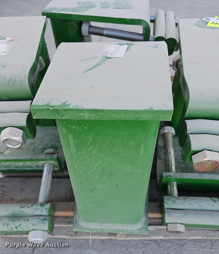 image for item OL9381 (4) John Deere minimum till ripper brackets