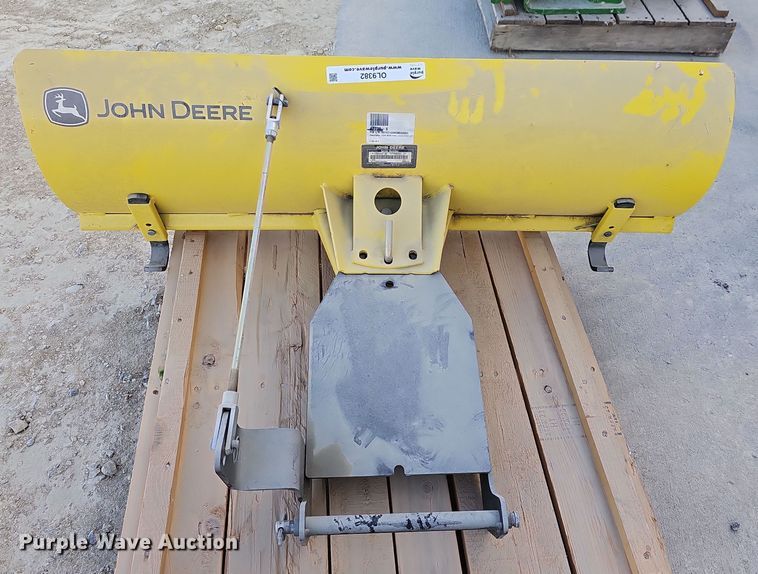 image for item OL9382 John Deere 44" W blade