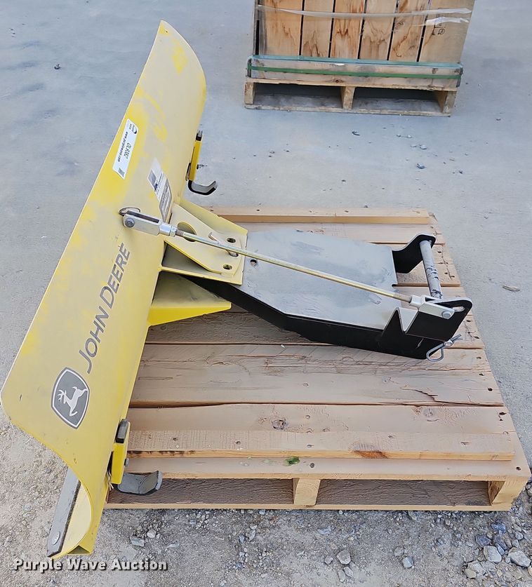 image for item OL9382 John Deere 44" W blade