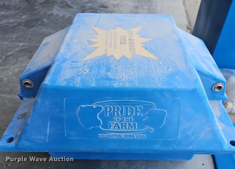 image for item OL9385 PolarMax WPM20  livestock water trough