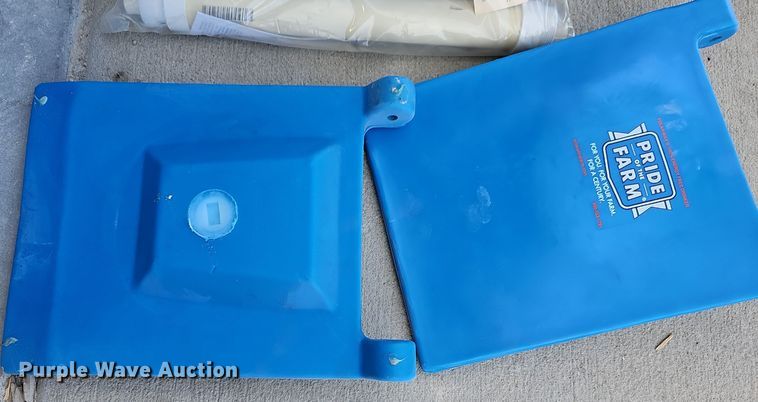 image for item OL9385 PolarMax WPM20  livestock water trough