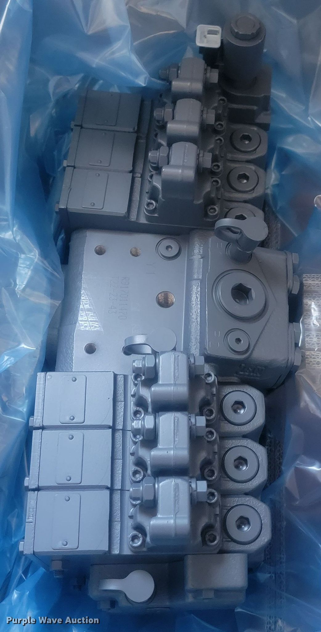 Approximately 18 hydraulic valve body stacks in Round Lake, MN Item