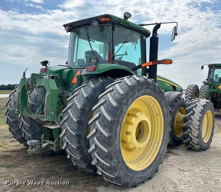 image for item NP9563 2009 John Deere 8530  MFWD tractor