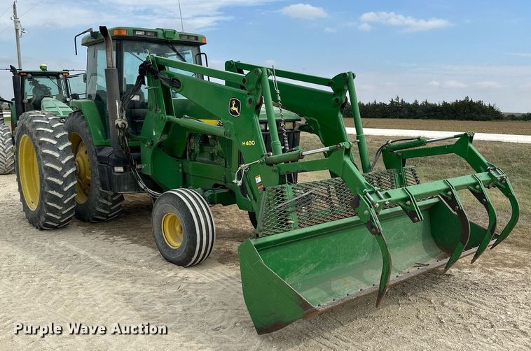 image for item NP9564 1995 John Deere 8200  MFWD tractor