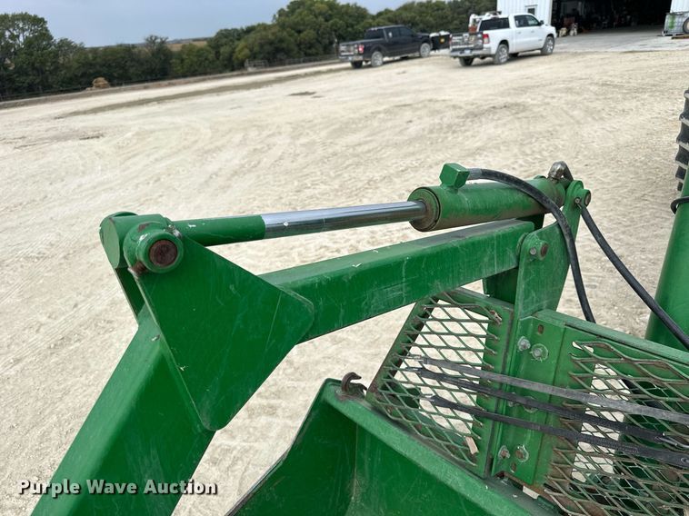 image for item NP9564 1995 John Deere 8200  MFWD tractor