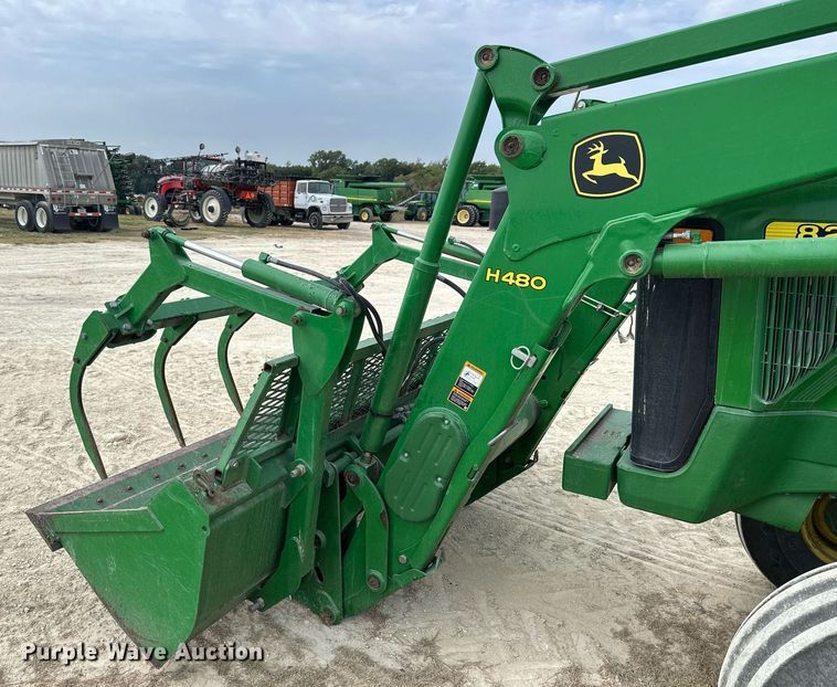 image for item NP9564 1995 John Deere 8200  MFWD tractor