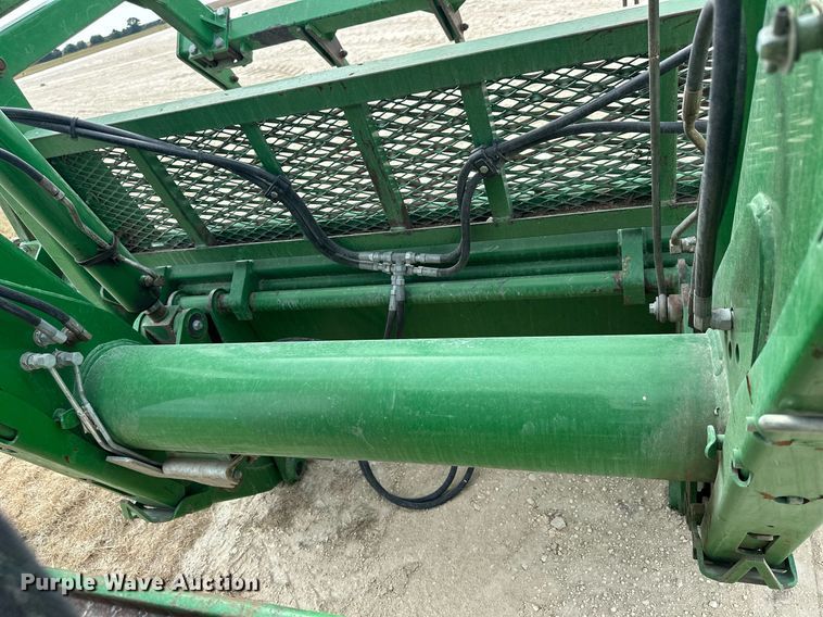 image for item NP9564 1995 John Deere 8200  MFWD tractor