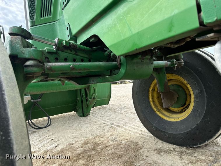 image for item NP9564 1995 John Deere 8200  MFWD tractor