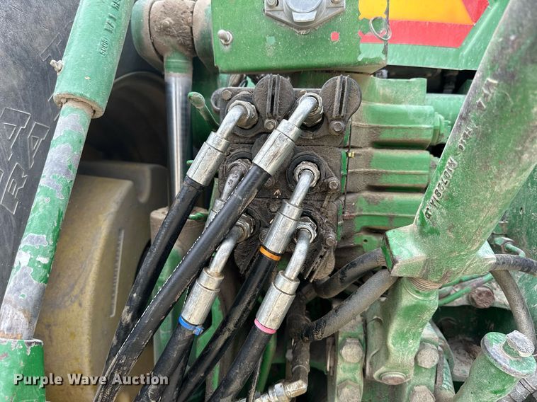 image for item NP9564 1995 John Deere 8200  MFWD tractor