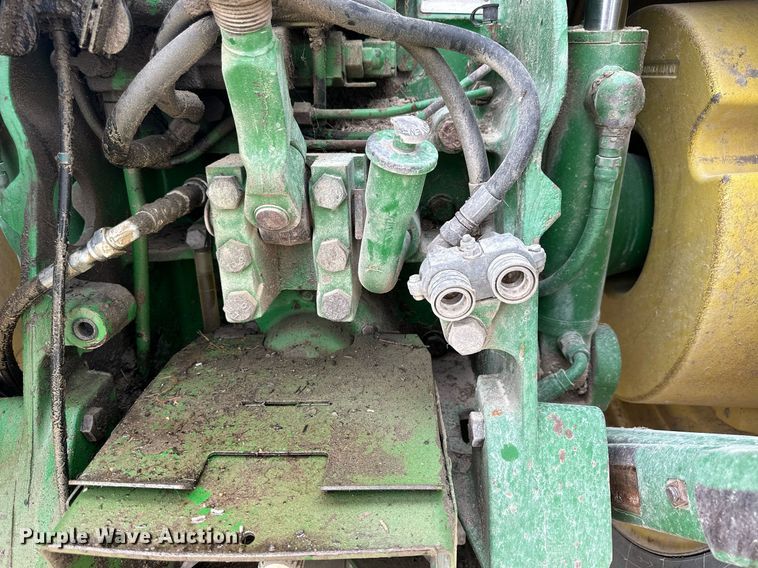 image for item NP9564 1995 John Deere 8200  MFWD tractor