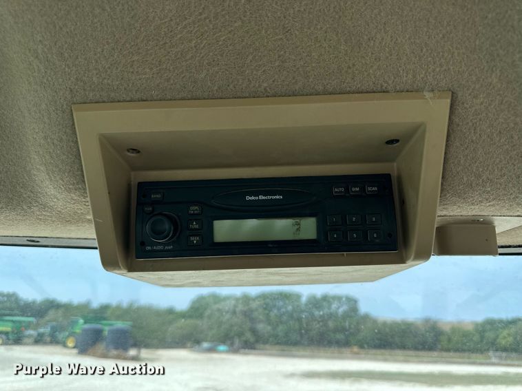 image for item NP9564 1995 John Deere 8200  MFWD tractor