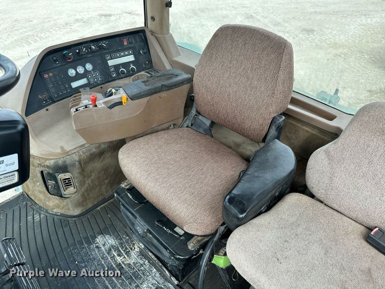 image for item NP9564 1995 John Deere 8200  MFWD tractor