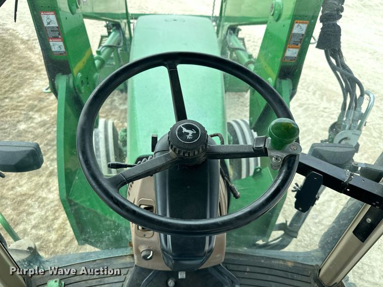 image for item NP9564 1995 John Deere 8200  MFWD tractor