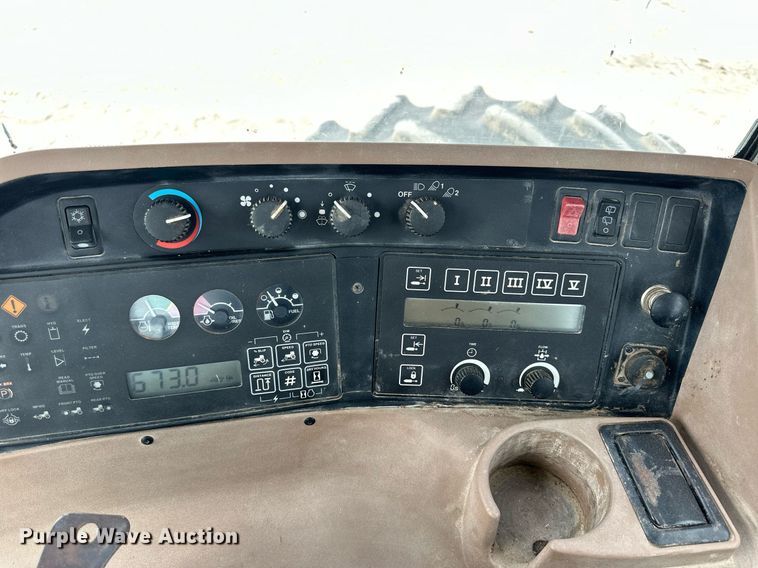 image for item NP9564 1995 John Deere 8200  MFWD tractor