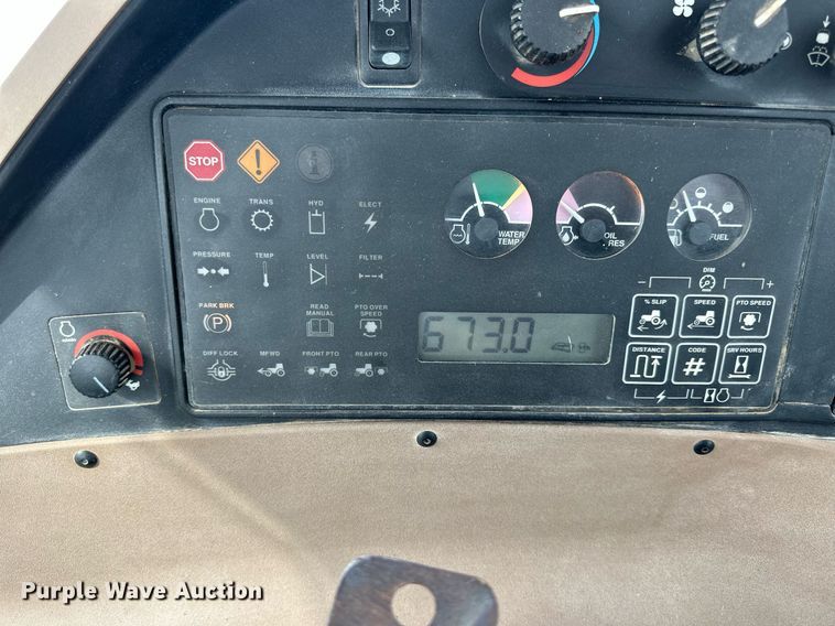 image for item NP9564 1995 John Deere 8200  MFWD tractor