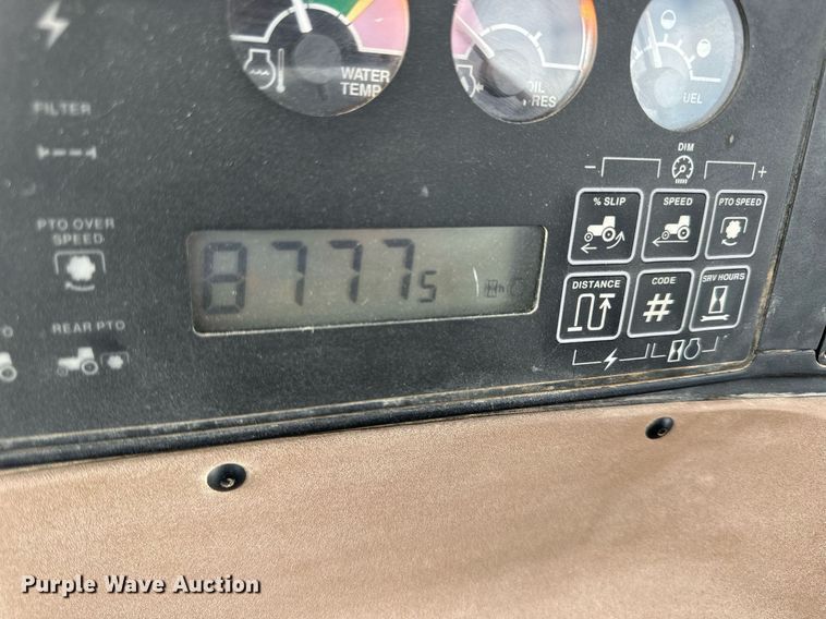 image for item NP9564 1995 John Deere 8200  MFWD tractor