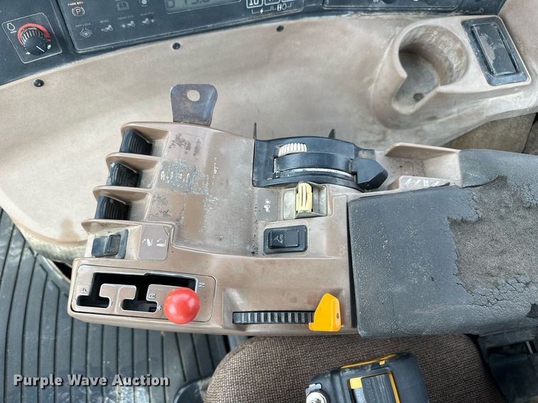 image for item NP9564 1995 John Deere 8200  MFWD tractor